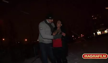 Соковиті дупи секс в чеському борделі анал великі сиськи грудасті